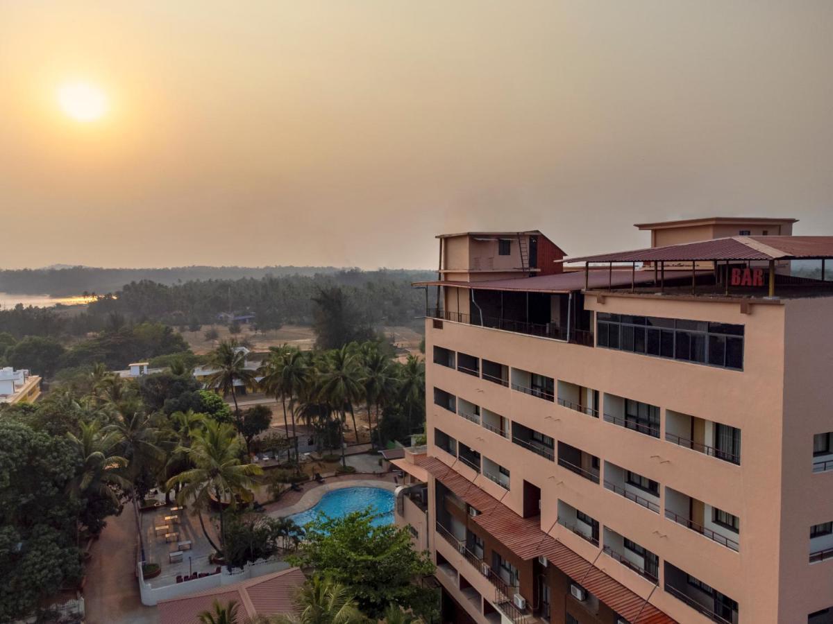 Sterling Karwar Hotel Exterior foto