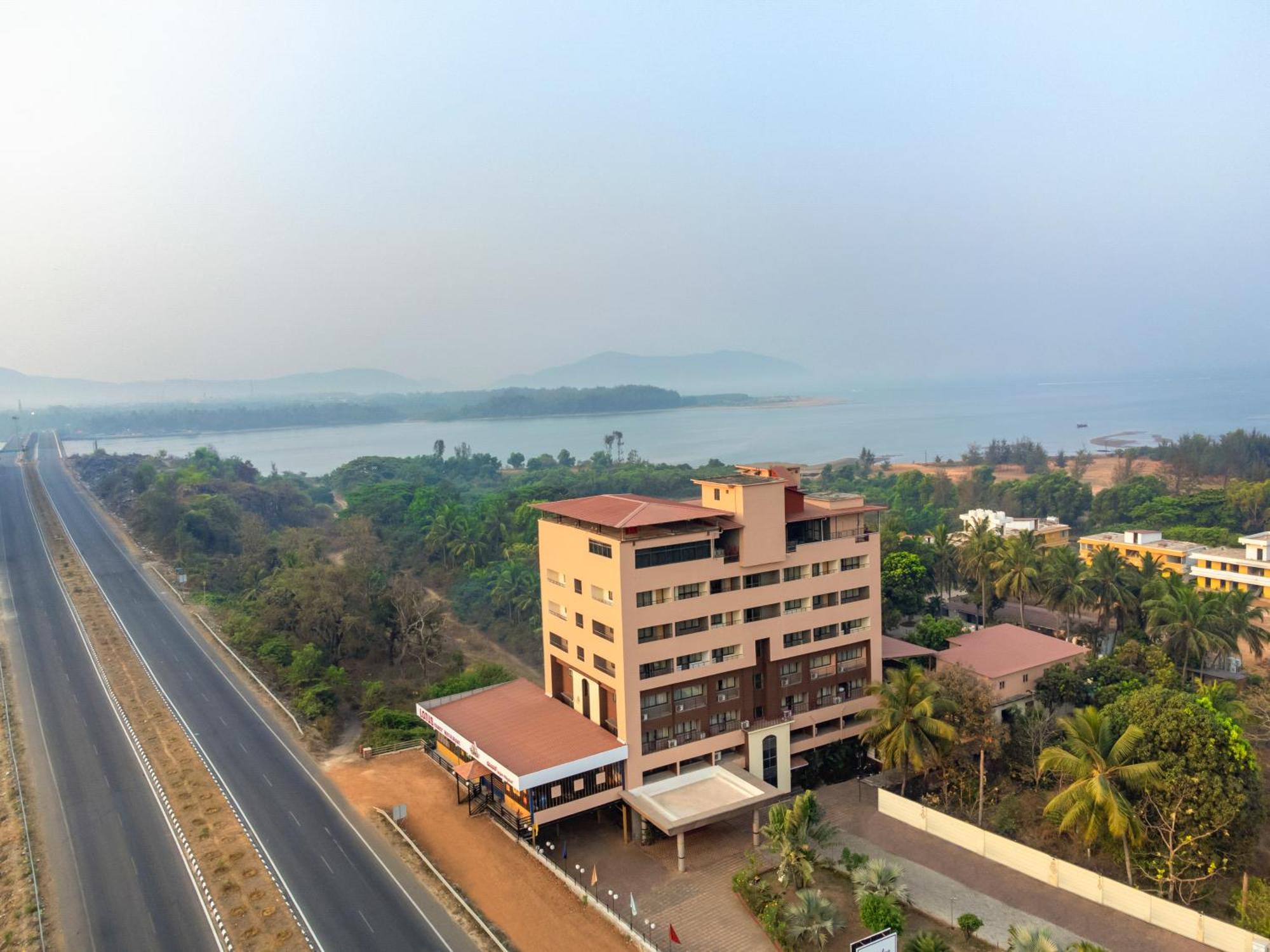 Sterling Karwar Hotel Exterior foto