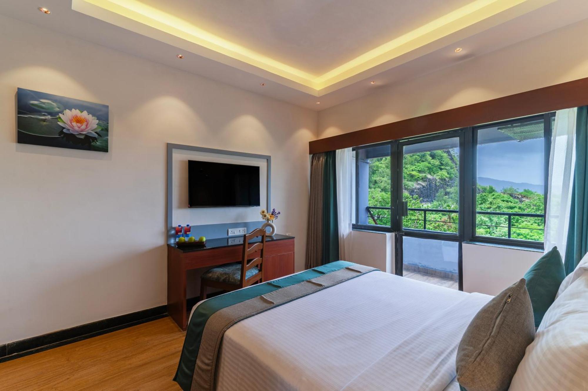 Sterling Karwar Hotel Exterior foto