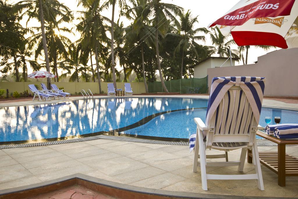 Sterling Karwar Hotel Exterior foto
