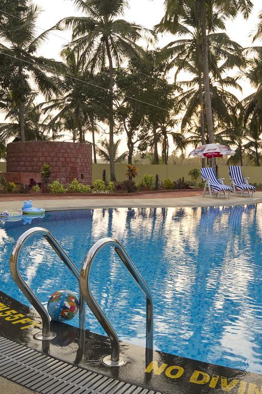 Sterling Karwar Hotel Exterior foto